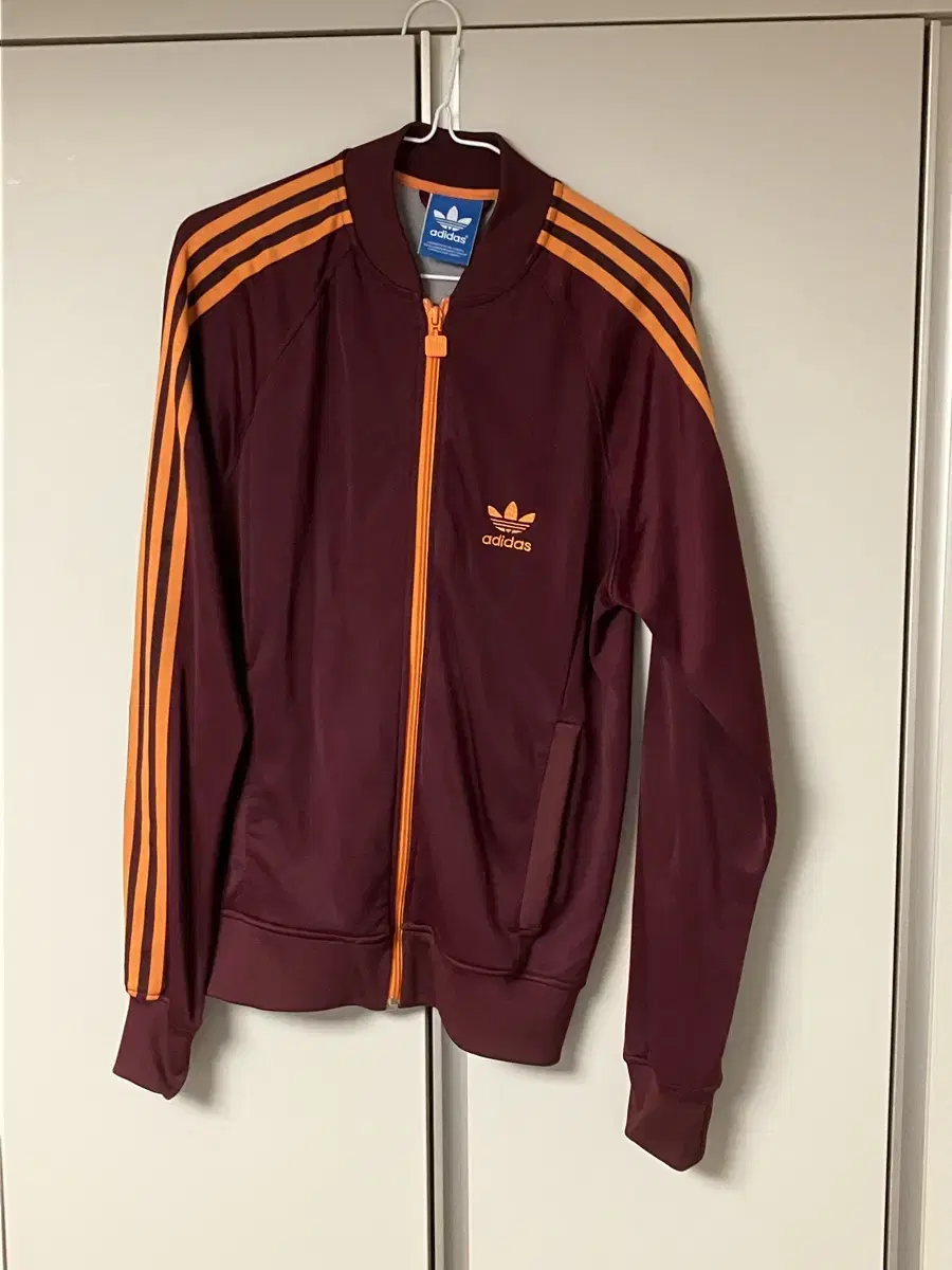 adidas ファイヤーバードバーガンディーオレンジトラックトップ